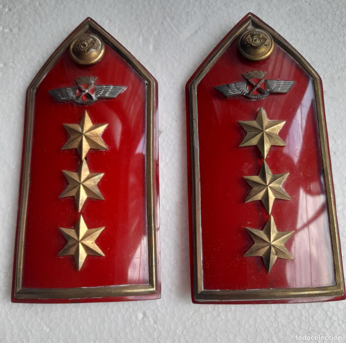 Militaria: Ej&eacute;rcito del Aire. Aviaci&oacute;n. Palas de capit&aacute;n uniforme de verano a&ntilde;os 50.