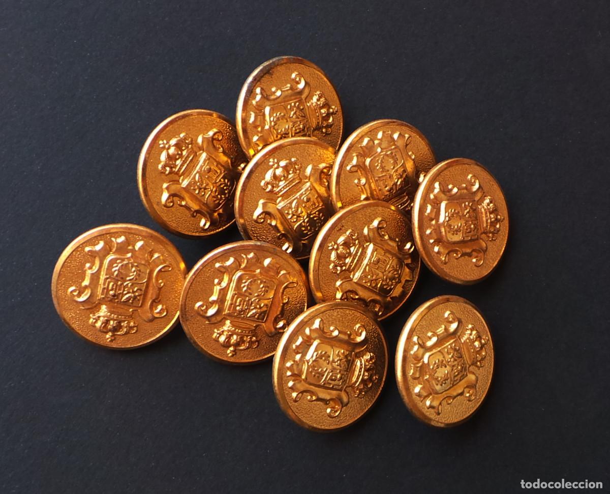 Militaria: LOTE DE BOTONES AYUNTAMIENTO DE MADRID. ALFONSO XIII.- 2 CM DE DI&Aacute;METRO. APROX.