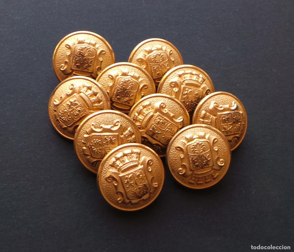 Militaria: LOTE DE BOTONES, AYUNTAMIENTO DE MADRID, REP&Uacute;BLICA. 2 CM DE DI&Aacute;METRO, APROX.
