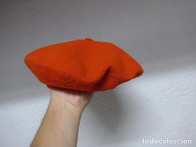 Militaria: Antigua boina roja original de requete carlista o falange. Guerra civil