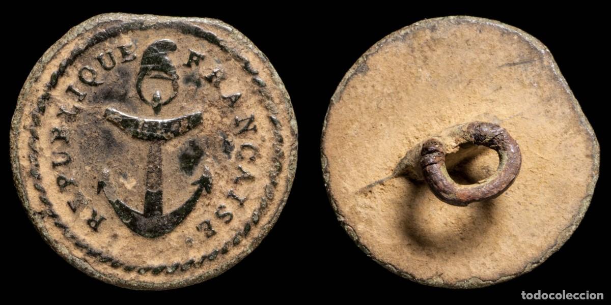 Militaria: Button French Navy, Republique Francaise - 16 mm.