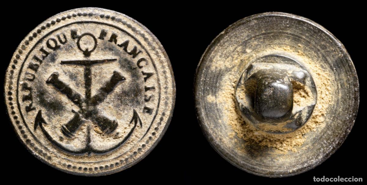 Militaria: Button French Artillery Navy, Republique Francaise - 17 mm.