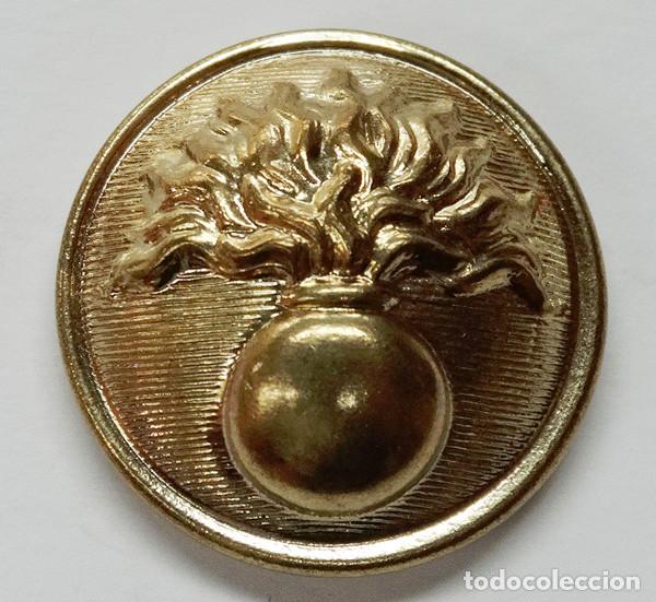 Militaria: 2 BOTONES DE CARABINEROS-CORACEROS 1851-1850