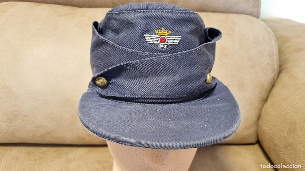 Militaria: Gorra monta&ntilde;era del ej&eacute;rcito del aire. &Eacute;poca Franco