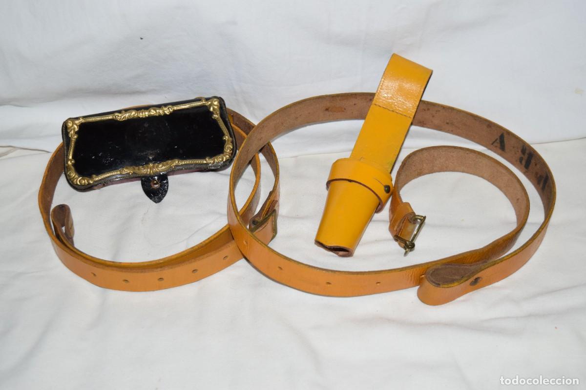 Militaria: Vintage / &Eacute;poca FRANCO - Cartucher&iacute;n, Tahal&iacute; y trinchas de GALA - Guardia Civil, a&ntilde;os 50/60 - &iexcl;Mira!