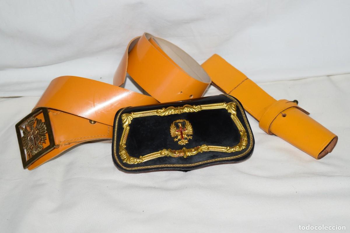 Militaria: Vintage / &Eacute;poca FRANCO - Cartucher&iacute;n, Tahal&iacute; y Cintur&oacute;n charol de GALA - Guardia Civil, a&ntilde;os 50/60
