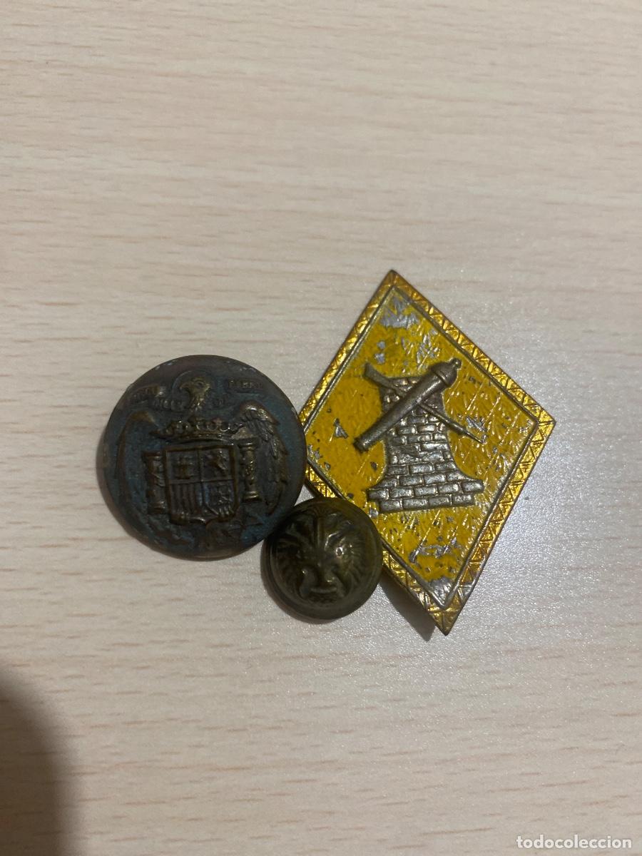 Militaria: Botones militares franco y juan carlos I