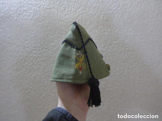 Militaria: Antiguo raro gorrillo o chapiri de la Legion Espa&ntilde;ola con ribetes en negro. Original.