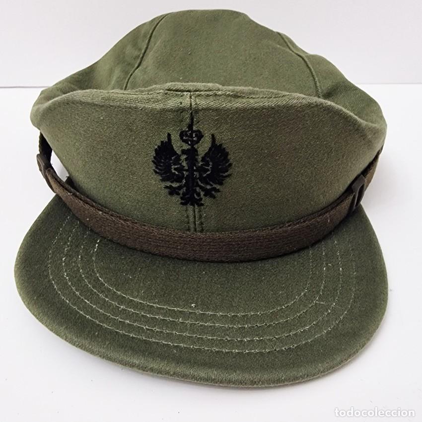 Militaria: GORRA MILITAR DE FAENA EJ&Eacute;RCITO DE TIERRA A&Ntilde;OS 80. M-82 VERDE OTAN. MANUFACTURAS VALLE. TALLA 55