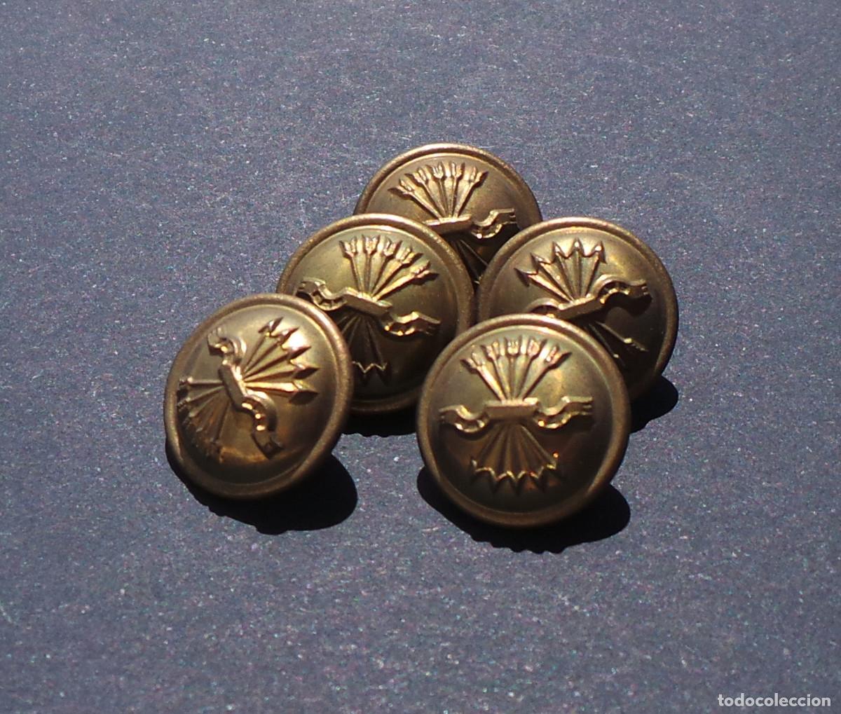 Militaria: LOTE DE BOTONES, FALANGE.- 1,5 CM DE DI&Aacute;METRO. APROX. YUGO Y FLECHAS.