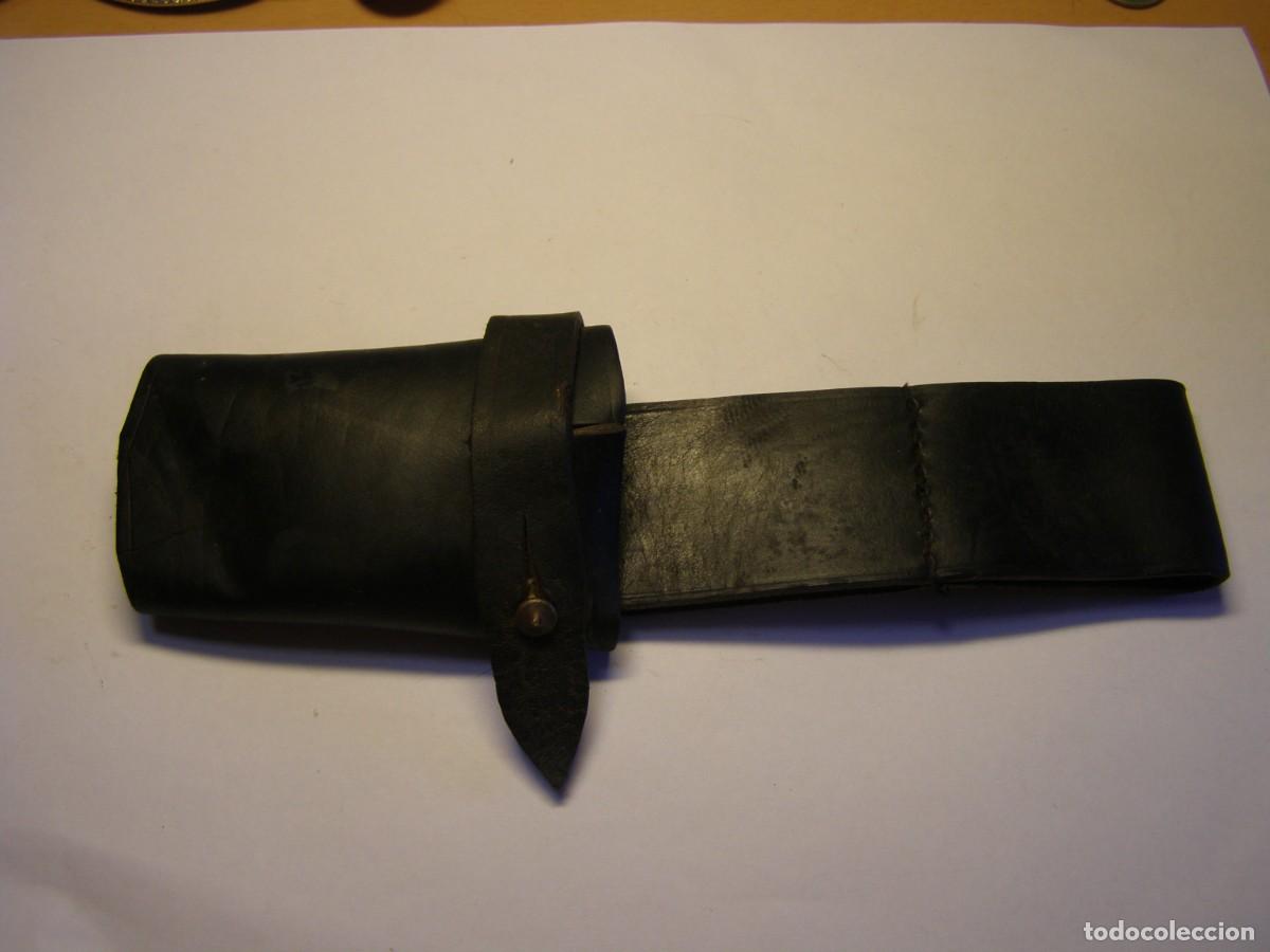 Militaria: Antiguo tahal&iacute; para bayoneta de Mauser, modelo de la Guardia Civil.