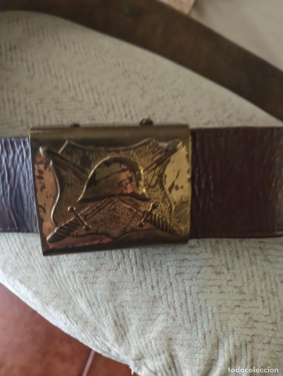 Militaria: Cintur&oacute;n de cuero militar a&ntilde;os 30,40.