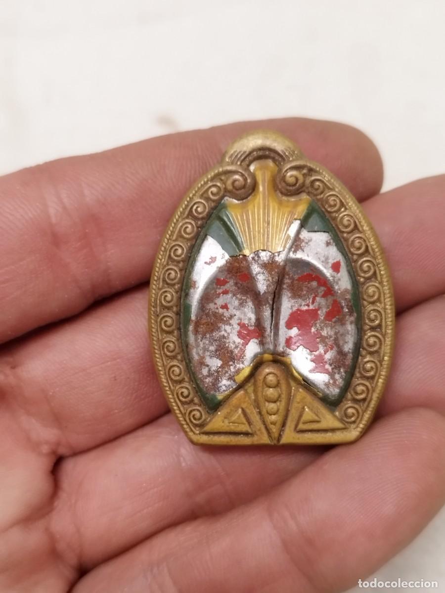 Militaria: Antigua hebilla de Checoslovaquia, estilo Art Nouveau. De principios siglo XX.
