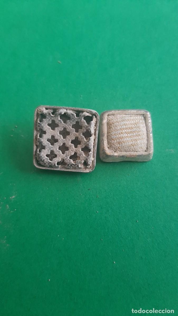 Militaria: LOTE DE 2 BOTONES A IDENTIFICAR
