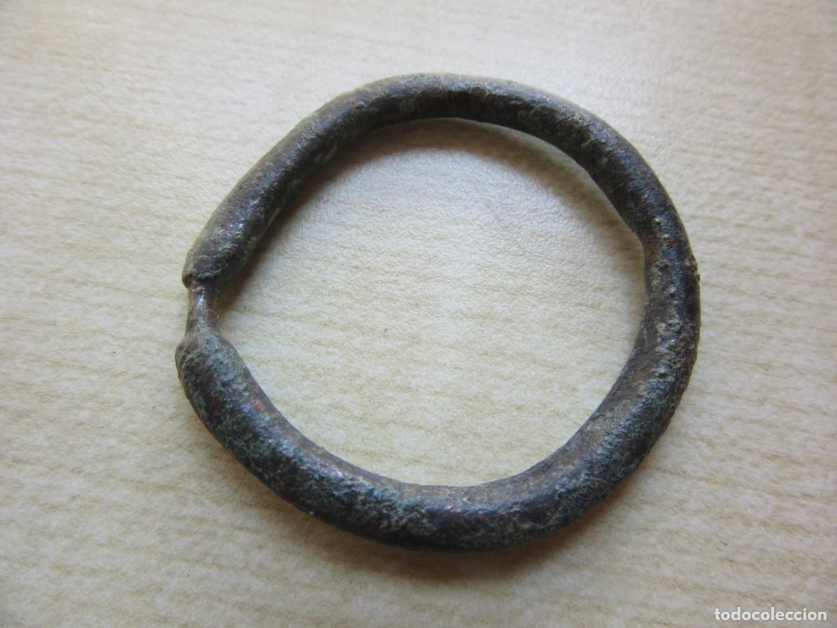 Militaria: Hebilla medieval redonda de bronce Di&aacute;metro 3,6 cm