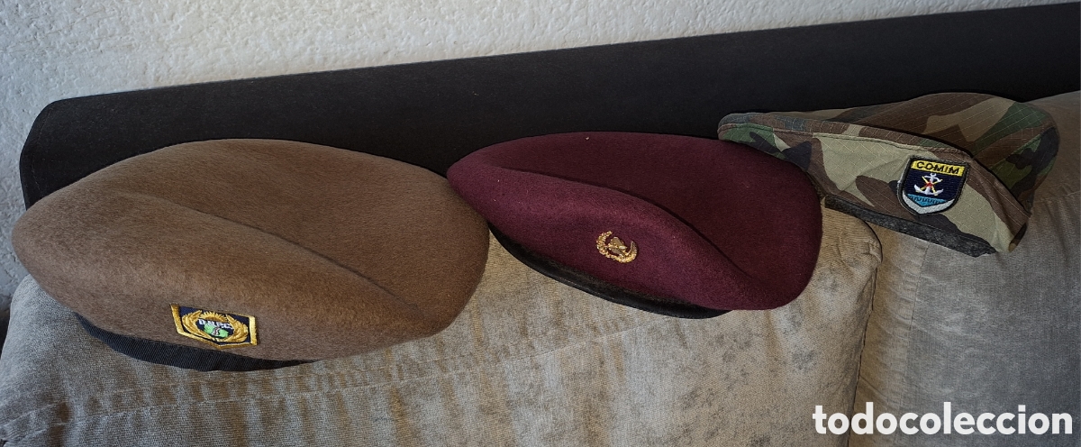 Militaria: COLECCION DE 3 BOINAS PARAGUAY SPECIAL FORCES - URUGUAY CORACEROS GUARDIA REPUBLICANA - URUGUAY TRAF