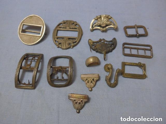 Militaria: Gran lote de antiguas hebillas de caballeria, variedad, espa&ntilde;olas, originales.