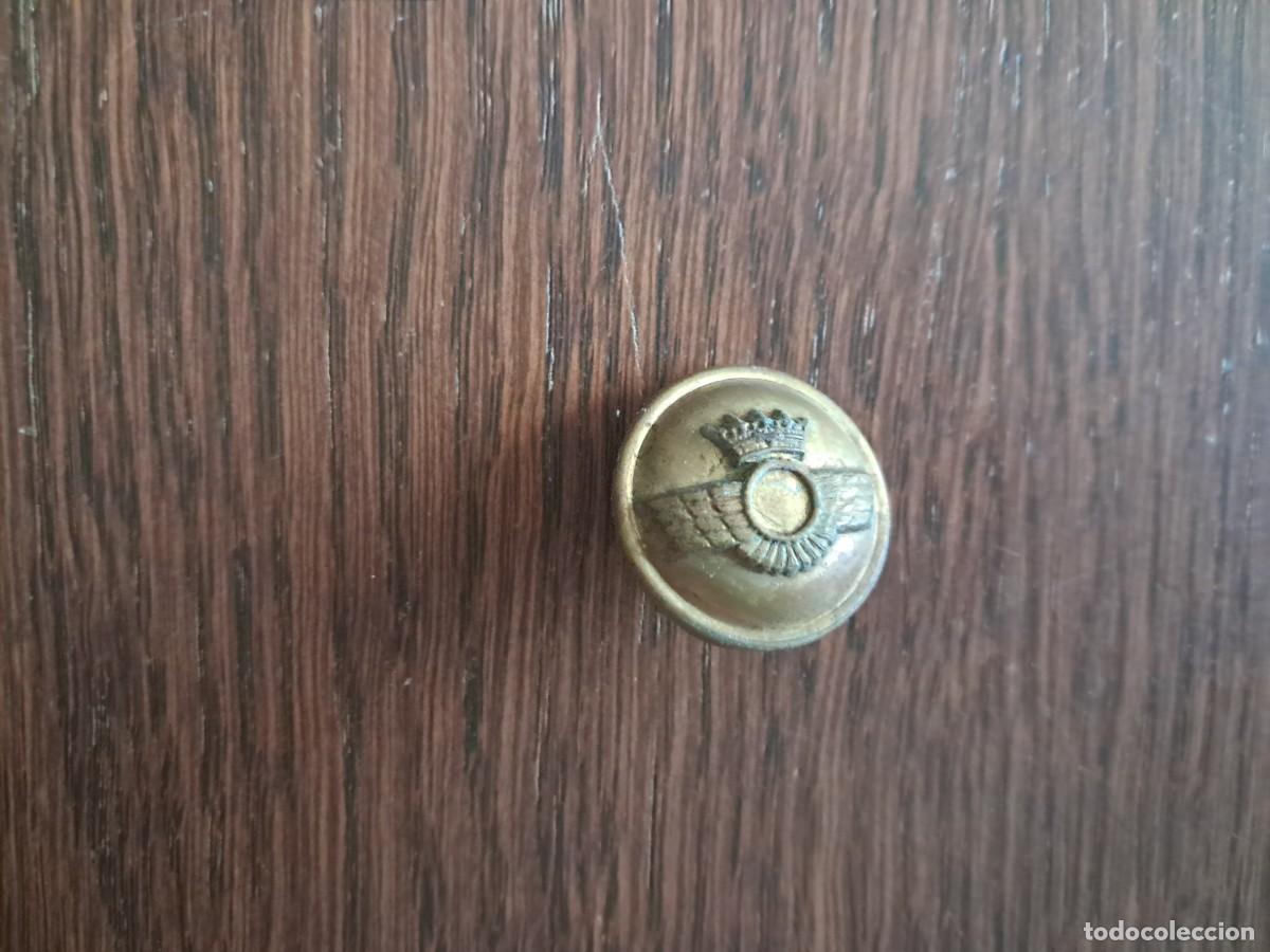 Militaria: bot&oacute;n militar, a&ntilde;os 60.