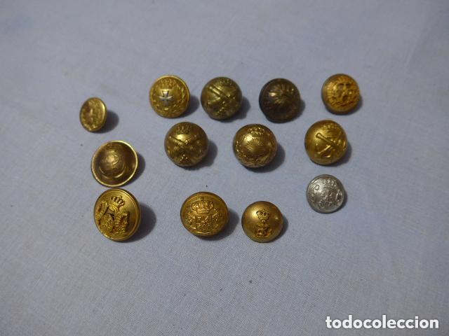 Militaria: Lote 13 antiguos botones espa&ntilde;oles de siglo XIX a guerra civil. Originales, algunos raros