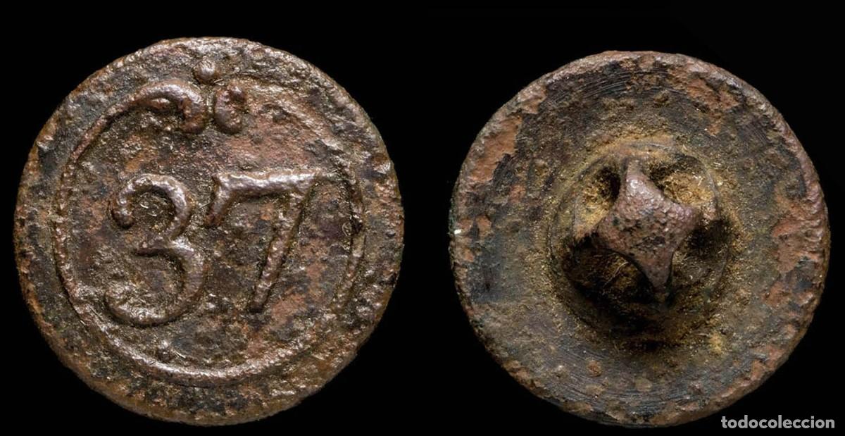 Militaria: Button Military French, Regiment 37, Napoleonic Wars - 17 mm.
