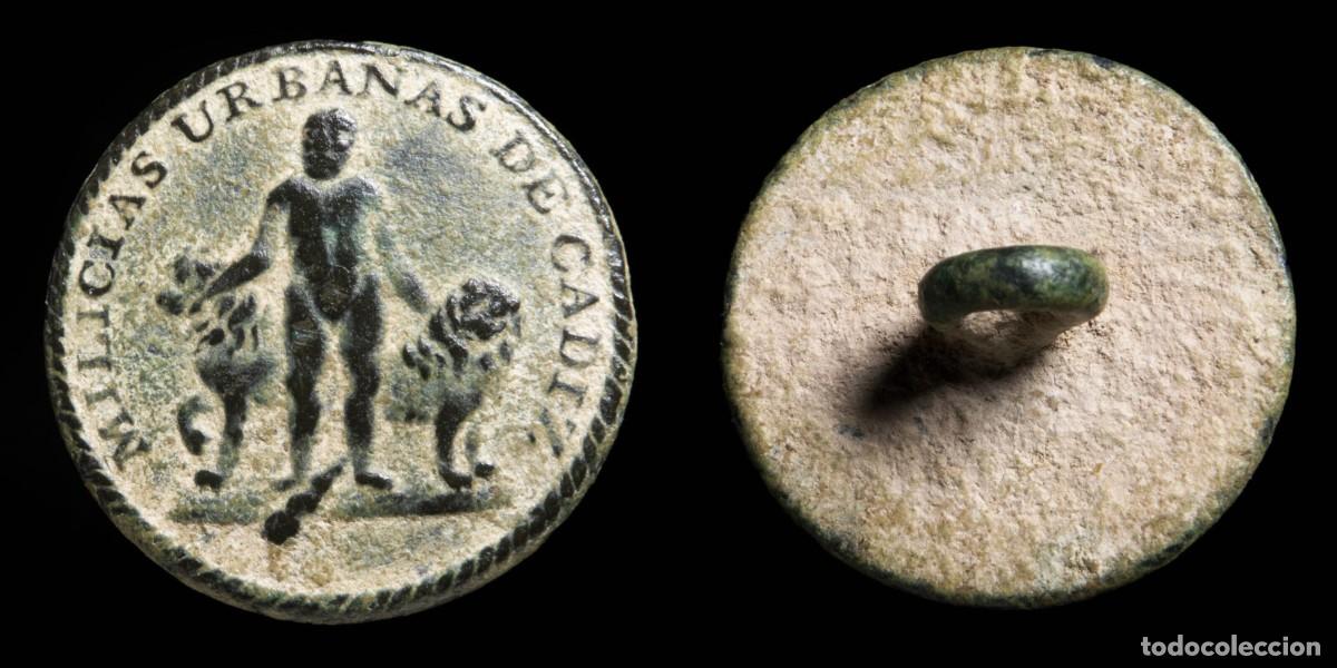 Militaria: Button Military Spanish, Milicias Urbanas Cadiz - 21 mm.