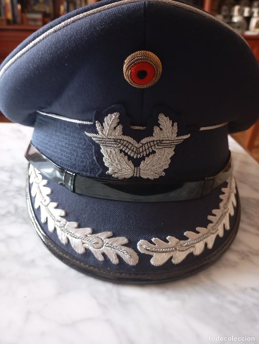 Militaria: gorra de la Bundeswehr usada por un oficial de la Luftwaffe