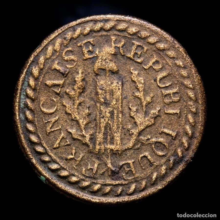 Militaria: Francia - Guerra napole&oacute;nica en Espa&ntilde;a Bot&oacute;n peque&ntilde;o (1800-1805)