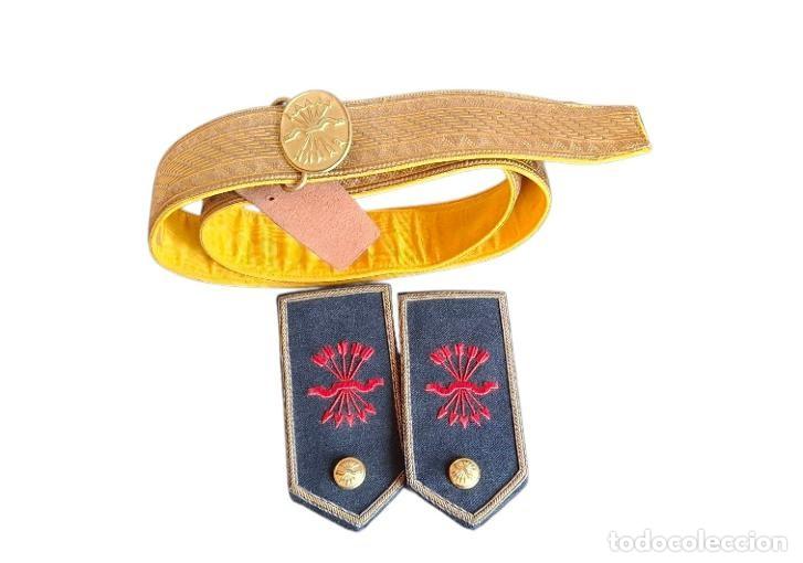 Militaria: (MI-260710)CINTURON CON HEBILLA Y HOMBRERAS DE JERARCA DE FALANGE