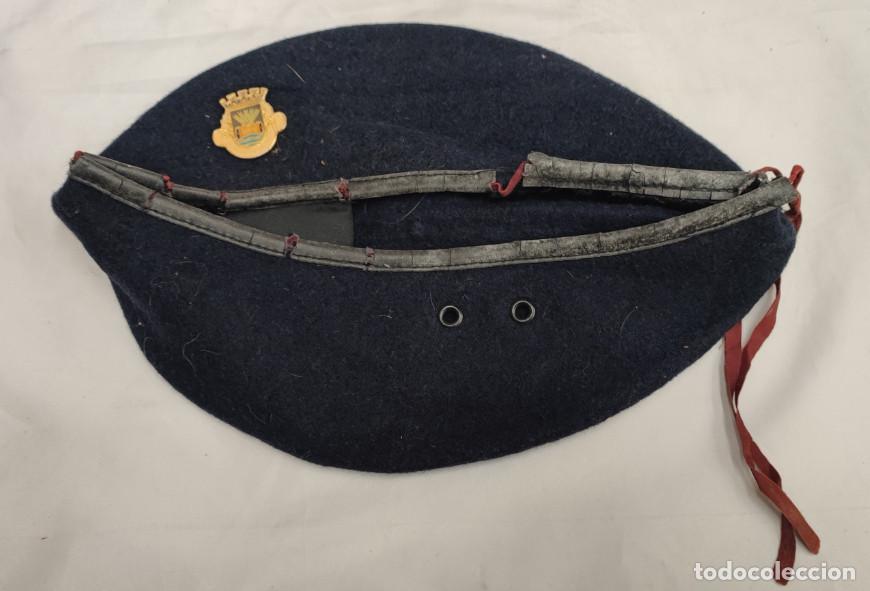 Militaria: BOINA NEGRA MILITAR CON PIN DE VALONGO, PORTUGAL