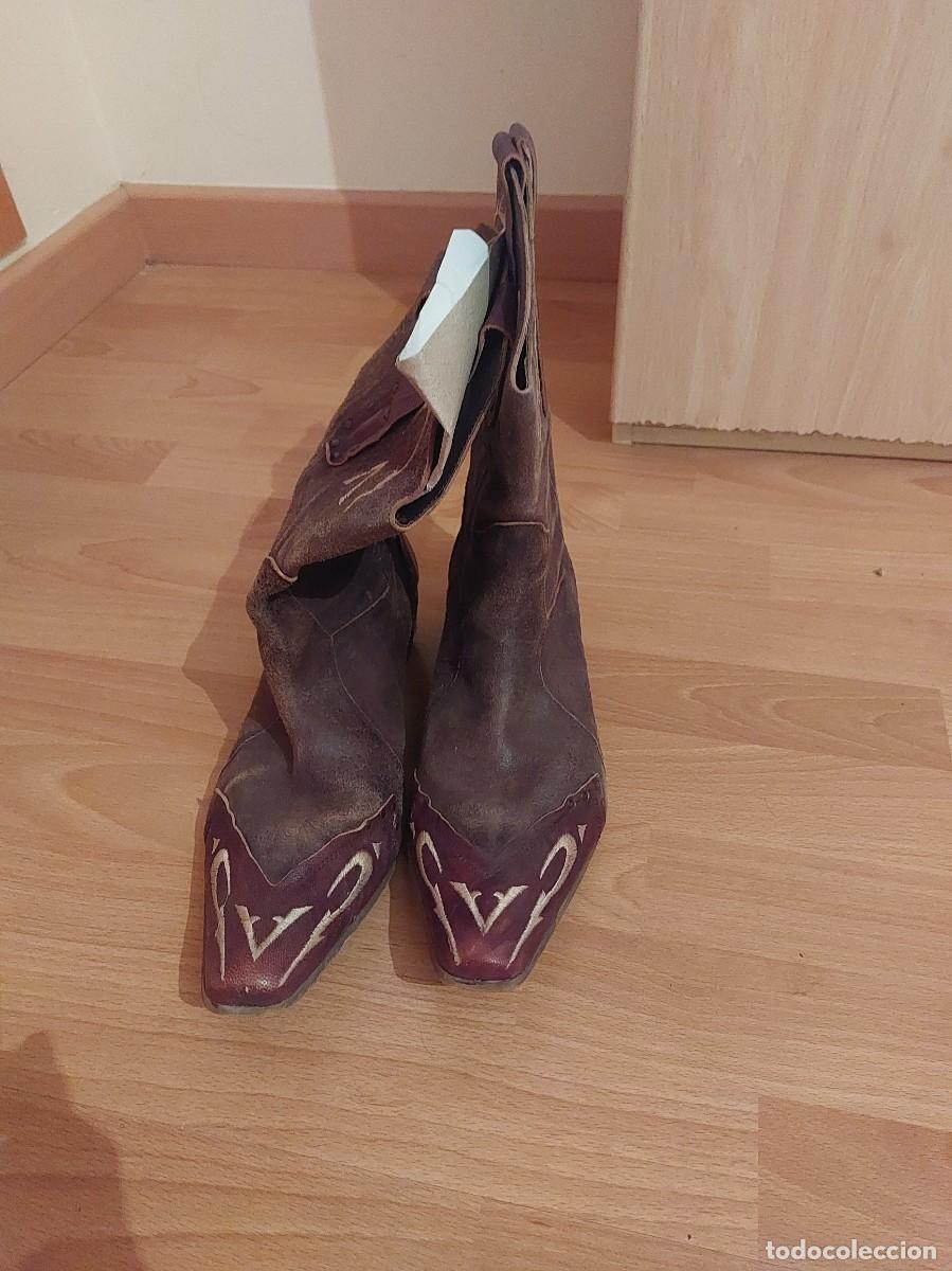 Militaria: BOTAS CAMPERAS DE COLOR MARRON TALLA 42