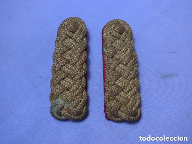Militaria: Antigua pareja de hombreras de infanteria de alfonso XIII, alfonsinas, originales.