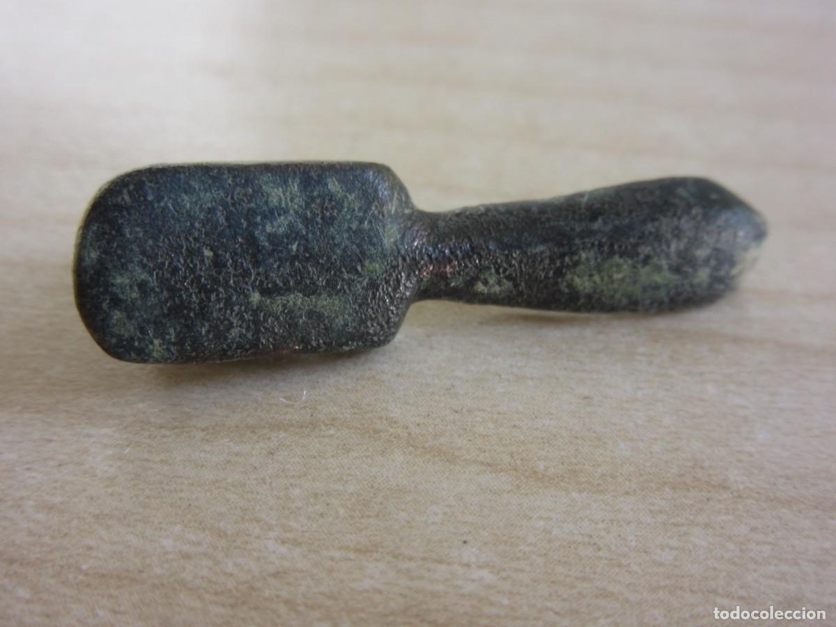 Militaria: Aguja de hebilla Visigoda Bronce Longitud 3,4 cm