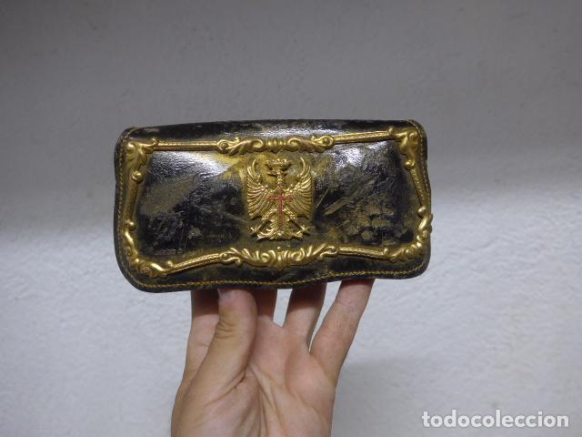 Militaria: Antiguo cartucherin de gala franquista, original. Epoca de Franco.