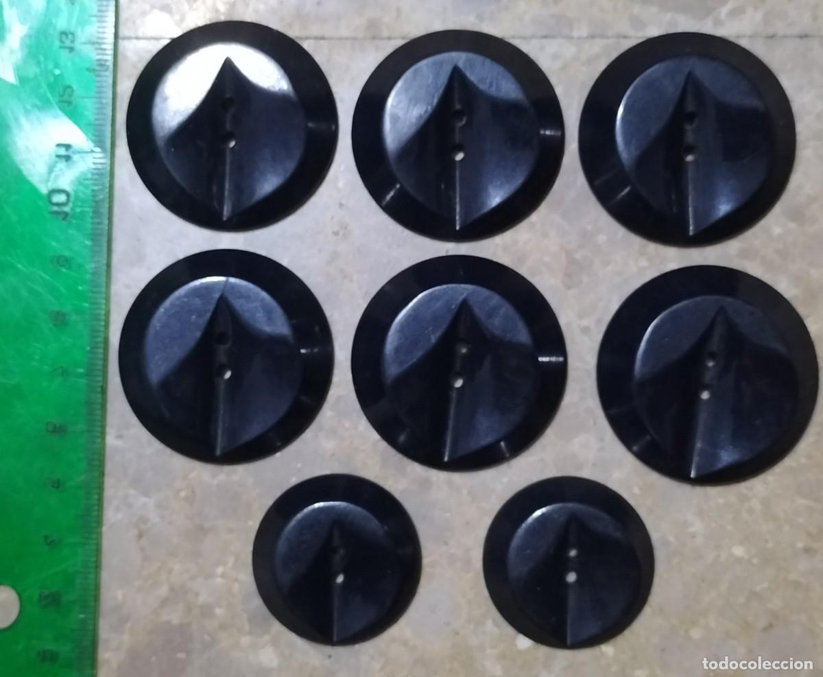 Militaria: Lote de 7 botones negros vintage