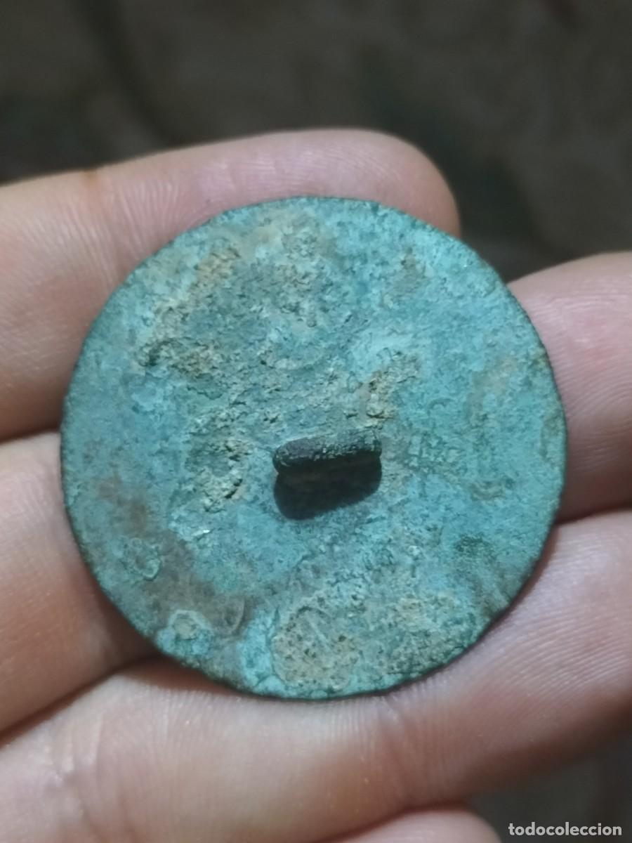 Militaria: Gran boton antiguo en bronce con simbolos - Foto 2