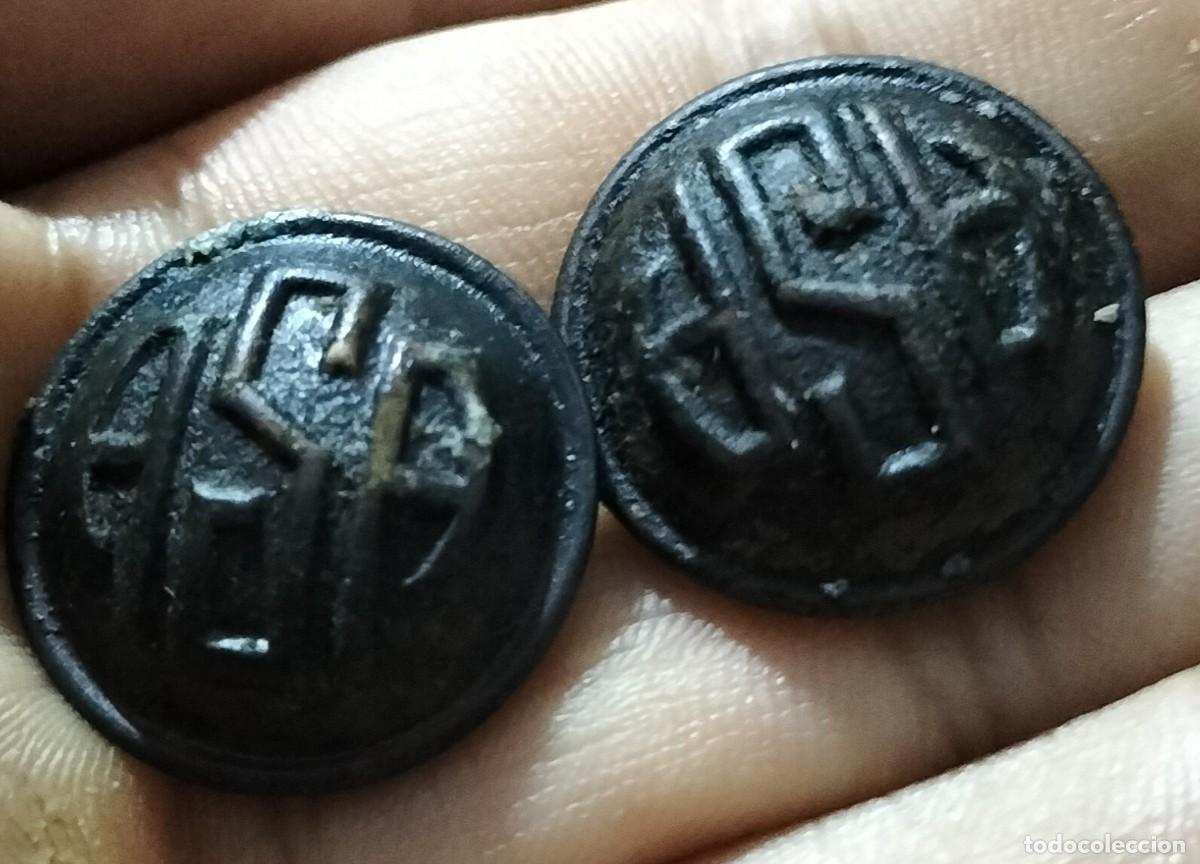 Militaria: Lote de 2 botones antiguos de caza y juego, de metal, colecci&oacute;n ASA, siglo XIX