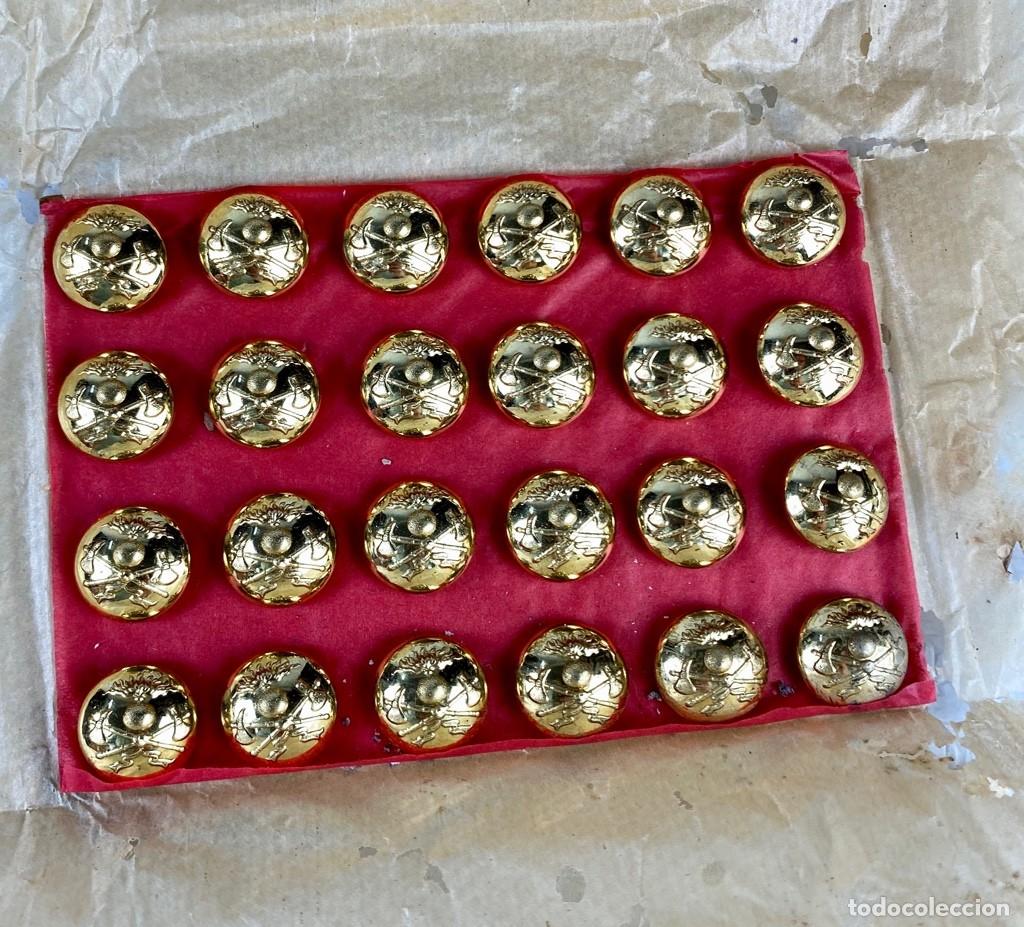 Militaria: CUERPO DE BOMBEROS dorado &iquest;? lote de 24 botones de 16mm Siglo XIX 54