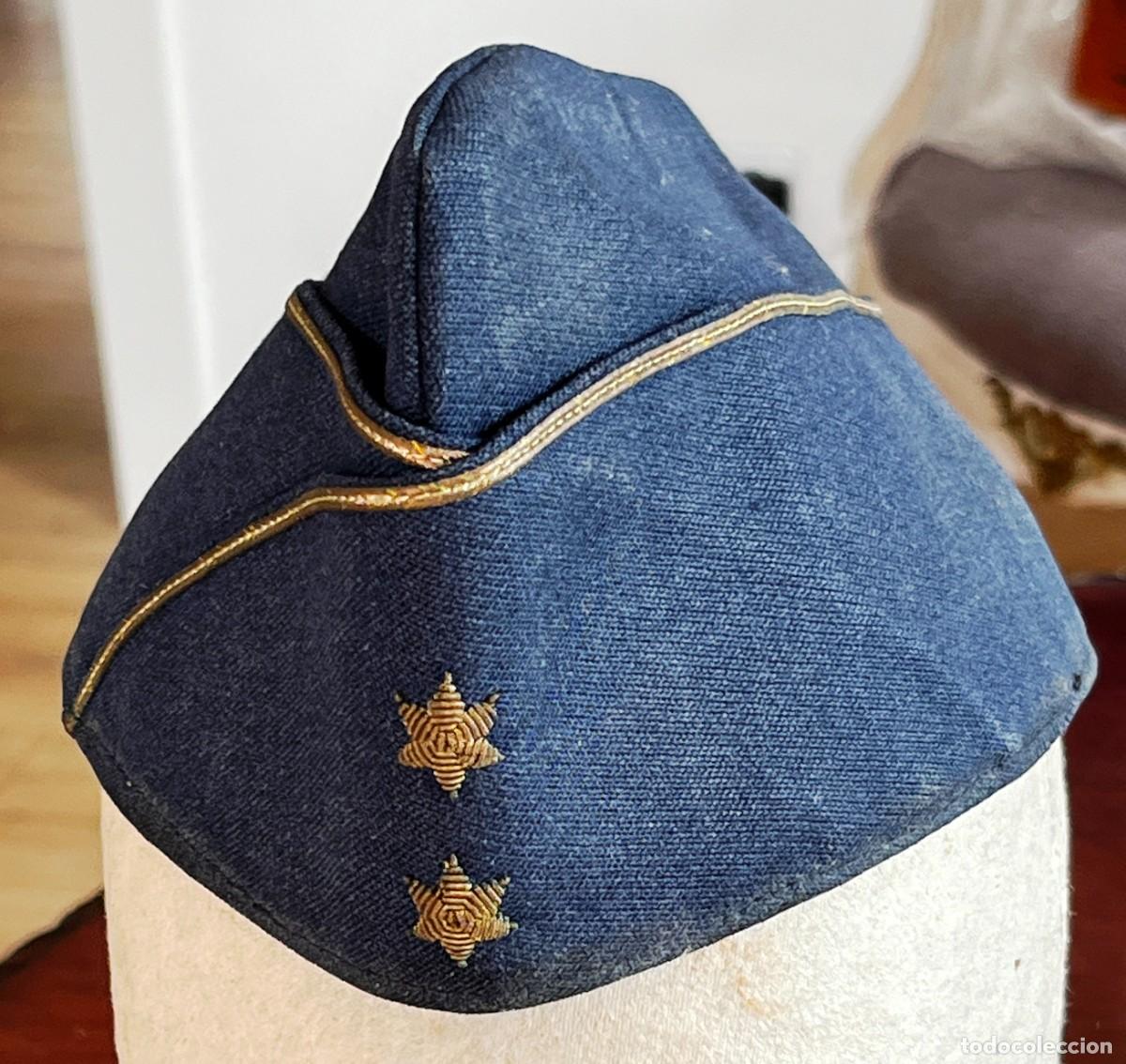 Militaria: Antigua Gorra de teniete de aviacion. Mide el perimetro 54 cms. aproximadamente. Ver todas las fotos