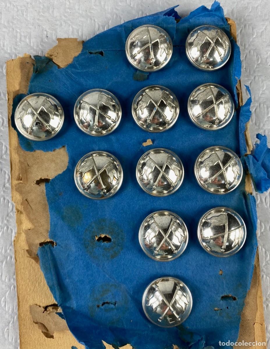 Militaria: CABALLER&Iacute;A lote de 12 botones de 21mm Siglo XIX 64