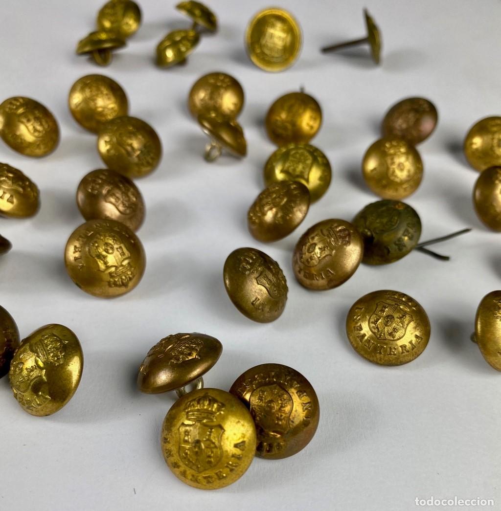 Militaria: INFANTER&Iacute;A ANTIGUOS lote de 33 botones de 14mm Siglo XIX 73