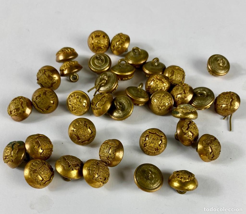 Militaria: INFANTER&Iacute;A sobredorados 2 piezas esf&eacute;ricos lote de 36 botones de 14mm Siglo XIX 75