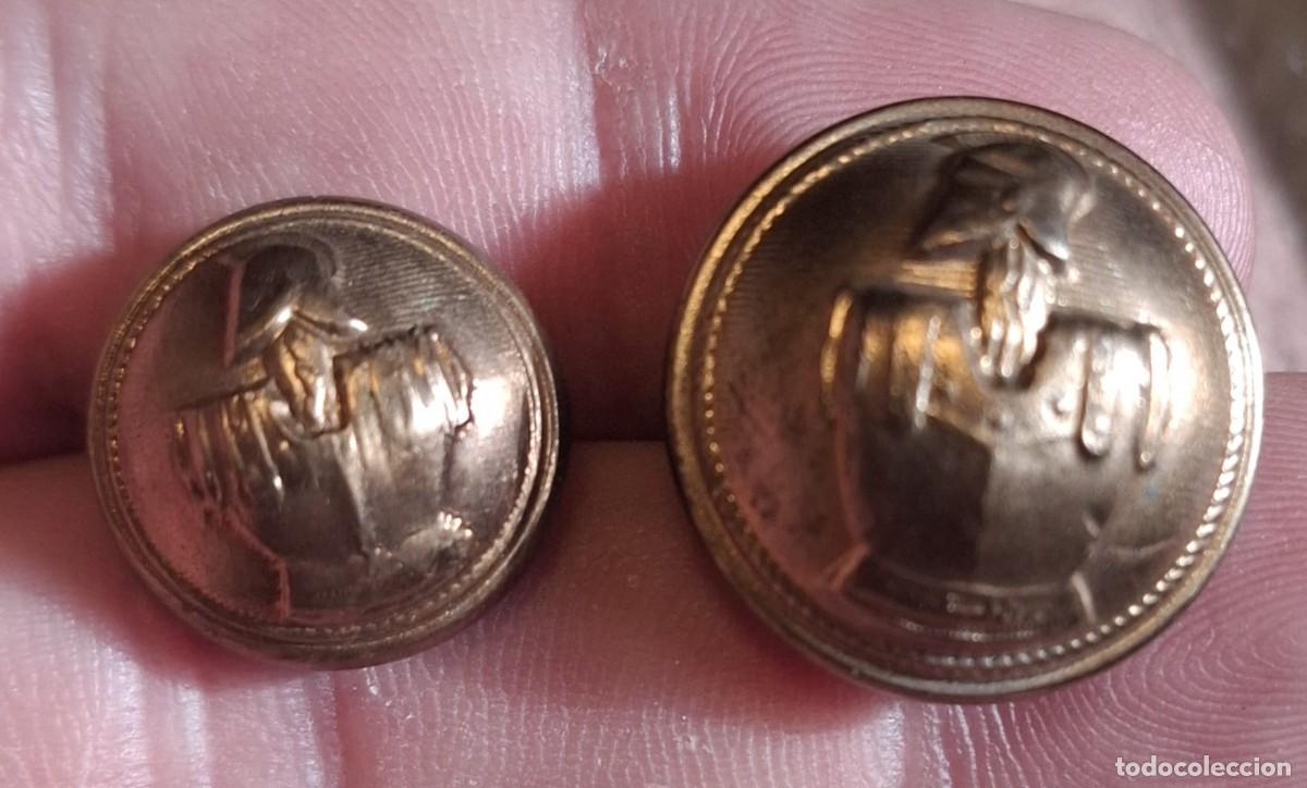 Militaria: PAREJA DE BOTONES Cuerpo de Ingenieros del Ej&eacute;rcito de Francia. Principios S XX