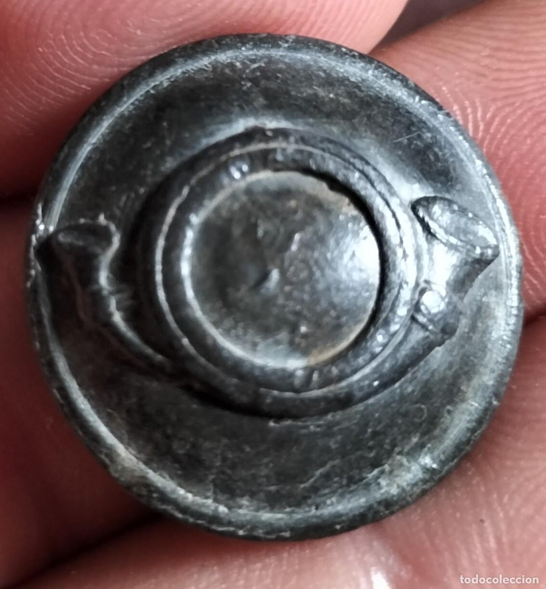 Militaria: ANTIGUO BOTON MILITAR DE CAZADORES. GRANDE 2,3 CM.