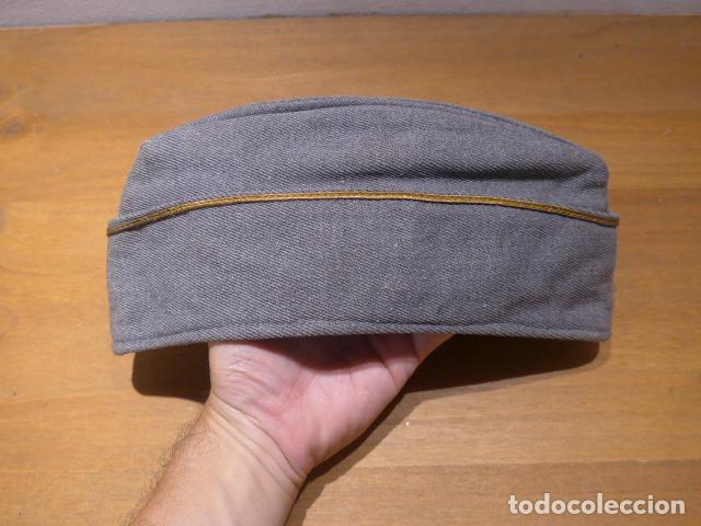 Militaria: Antiguo gorrillo de oficial del SEU de Falange, original de Guerra civil y Division azul.