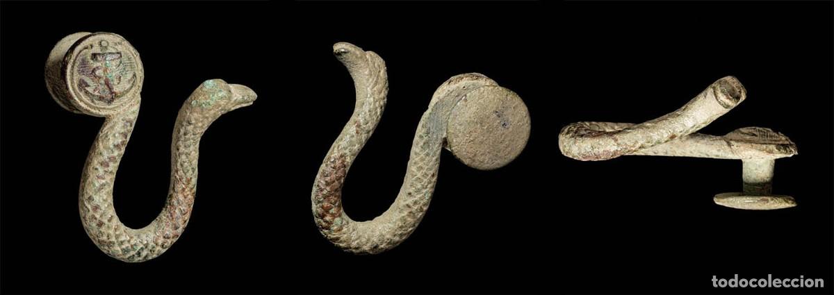 Militaria: British Button Military, Napoleonic Wars - 38x28 / 15.98 mm.