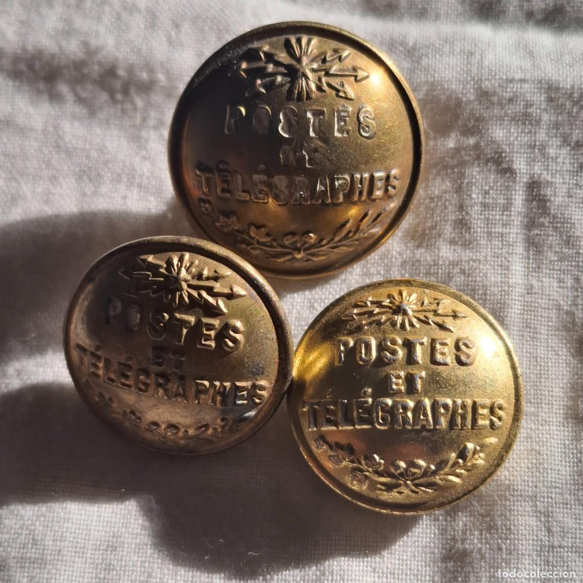 Militaria: 3 Bot&oacute;nes de uniforme antiguo, Oficina de Correos y Tel&eacute;grafos,mediados S XX