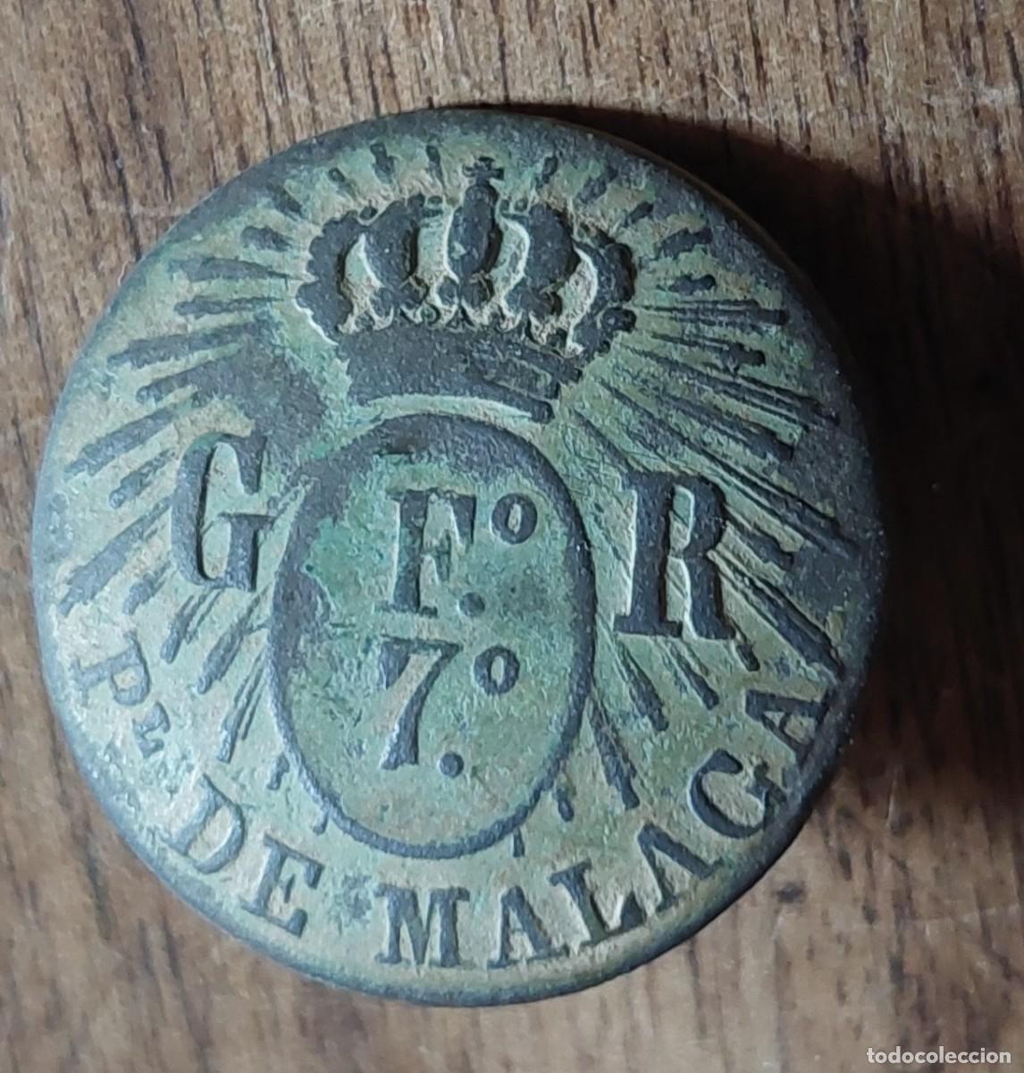 Militaria: Bot&oacute;n guerra independencia Guardia Real Fernando 7 Pueblo de M&aacute;laga