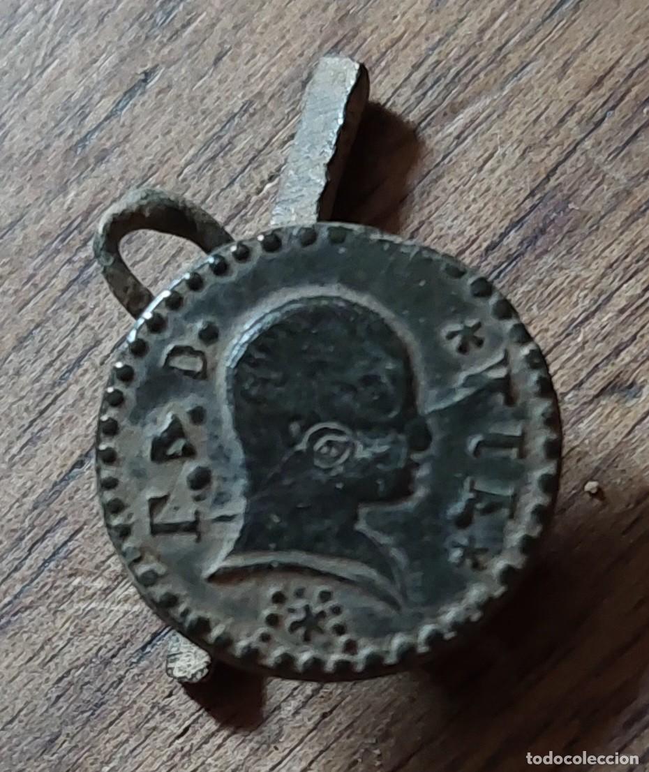 Militaria: Bot&oacute;n patri&oacute;tico Fernando 7