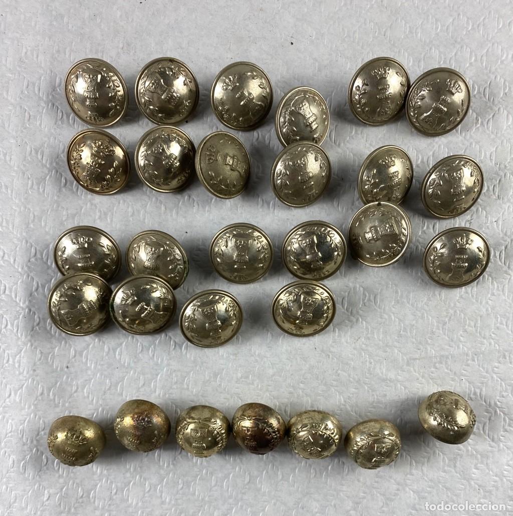 Militaria: INGENIEROS lote de 22 de botones de 23mm y 7 ovales de 20mm Siglo XIX 82