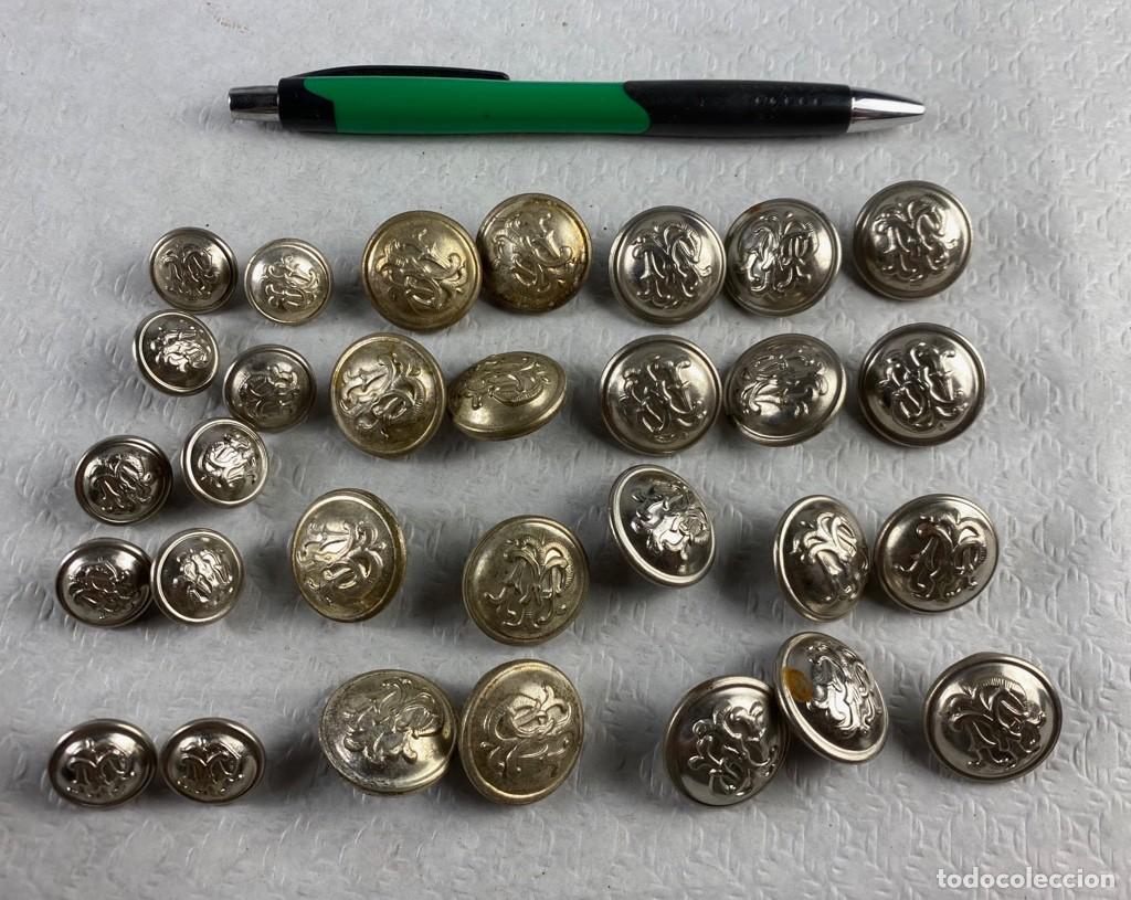 Militaria: MILICIA PROVINCIAL MP lote de 30 botones Siglo XIX 95